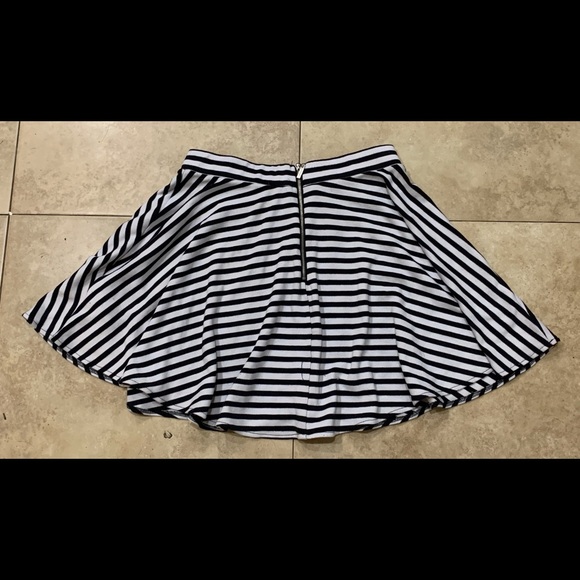 Guess cotton stripe skirt MD - Picture 2 of 5